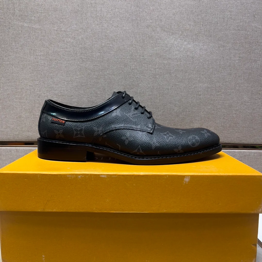 ⬛️Men's shoes💰p462【LV～】Men's casual formal leather shoes 2025z cabinet sales simultaneously 🔶Size: 39-44#️⃣ 🔷2 colors🔜The upper is made of multi-material splicing➕Cow leather lining, comfortable and breathable, sole: original comfortable and wear-resistant outsole, ⚠️real thing📱photographed🎬real thing is better📢📢📢